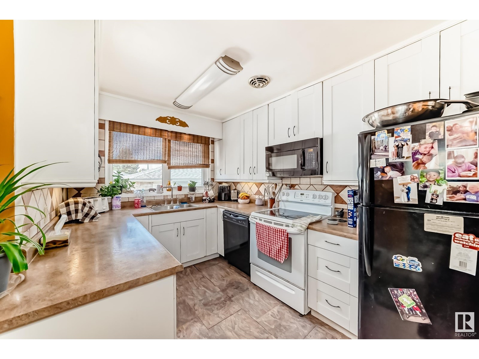 Property at 13540 119 ST NW image 2