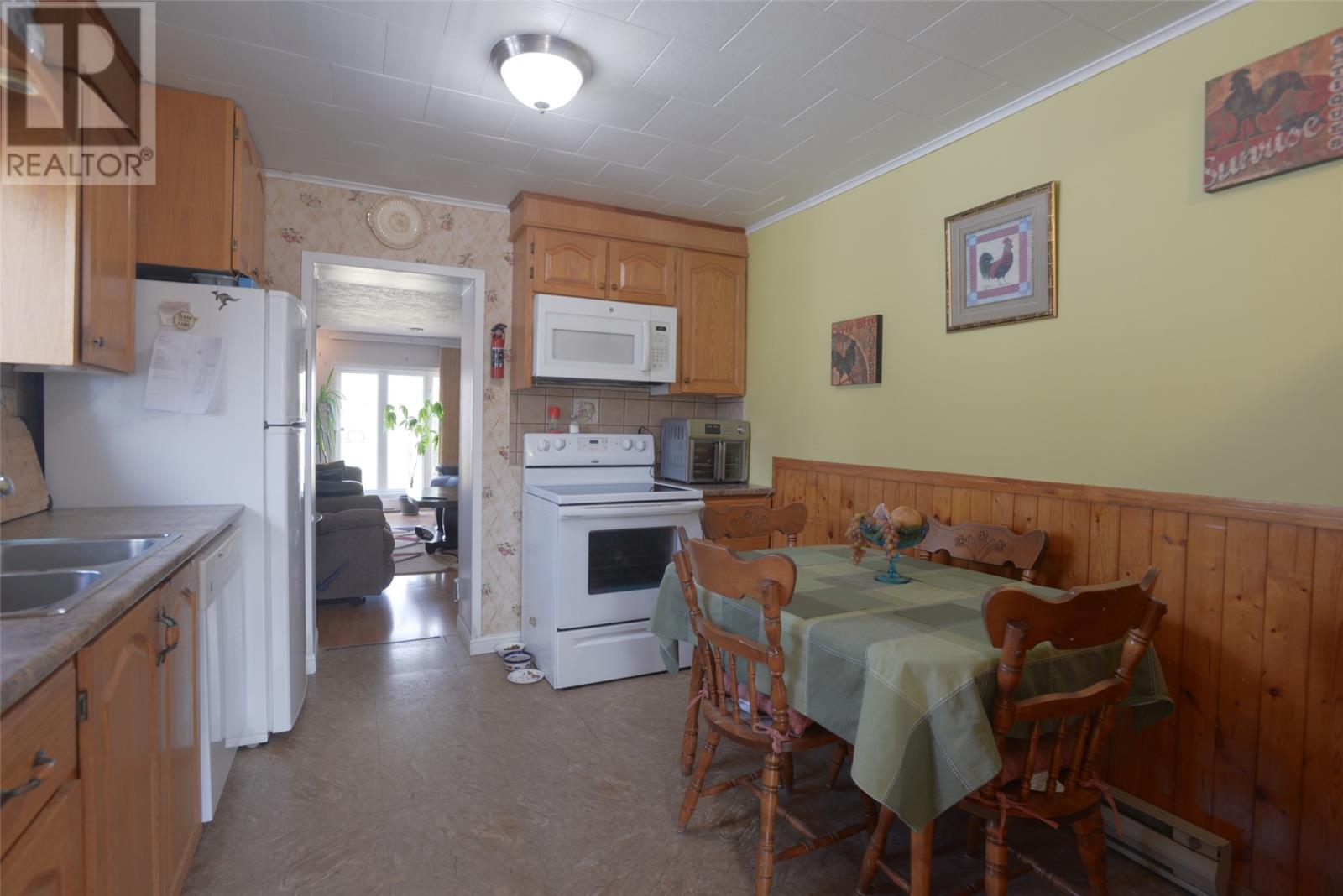 Property at 133 Paradise Road image 5