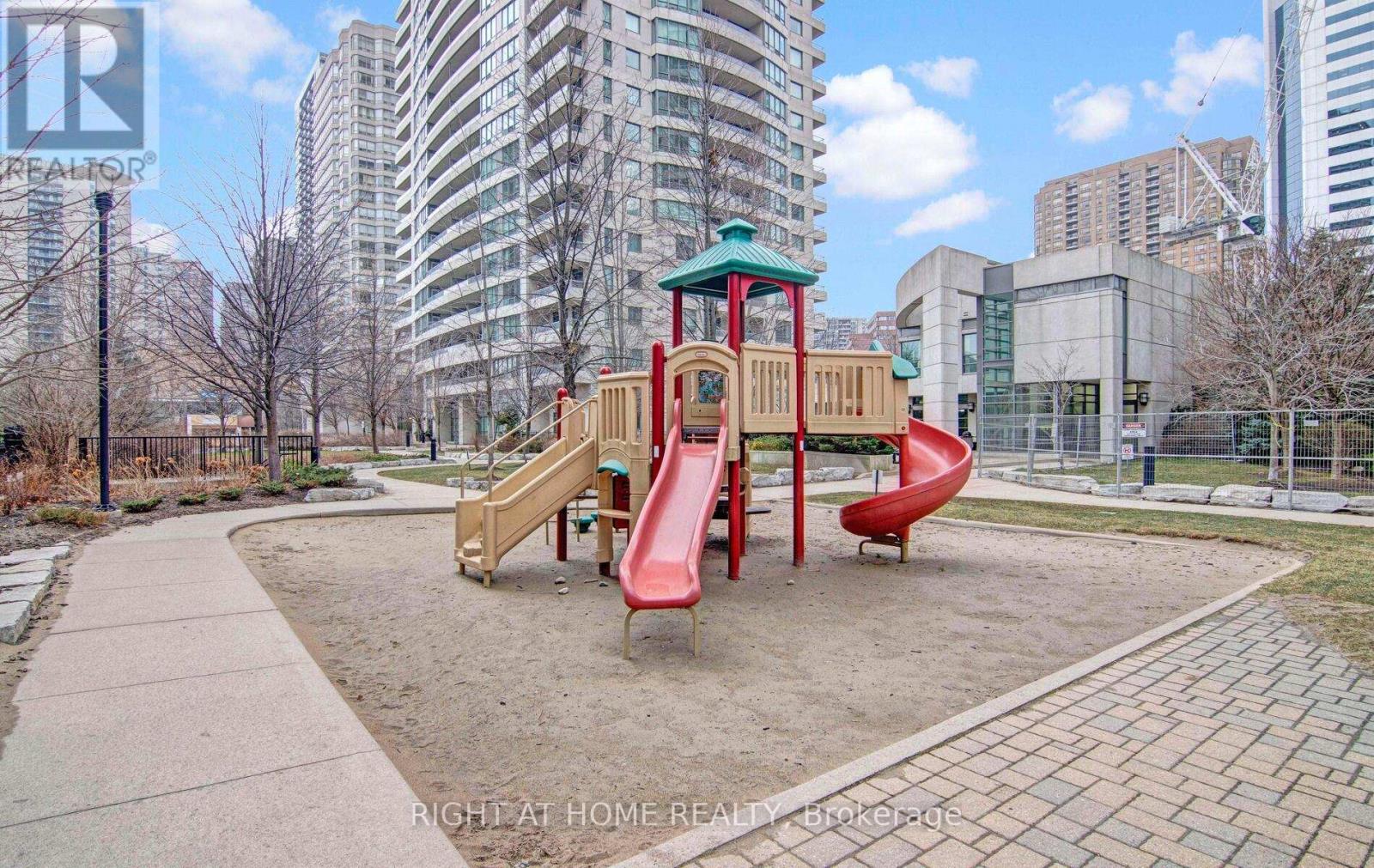 1711 - 23 Hollywood Avenue, Toronto, Ontario  M2N 7L8 - Photo 31 - C12201161