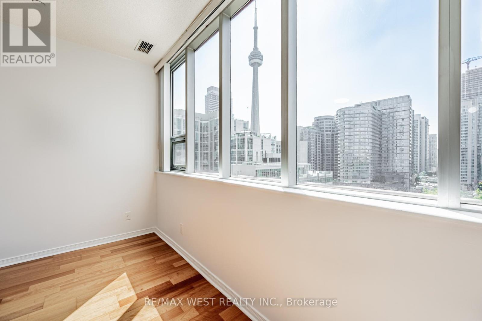 709 - 393 King Street W, Toronto, Ontario  M5V 3G8 - Photo 11 - C12201164
