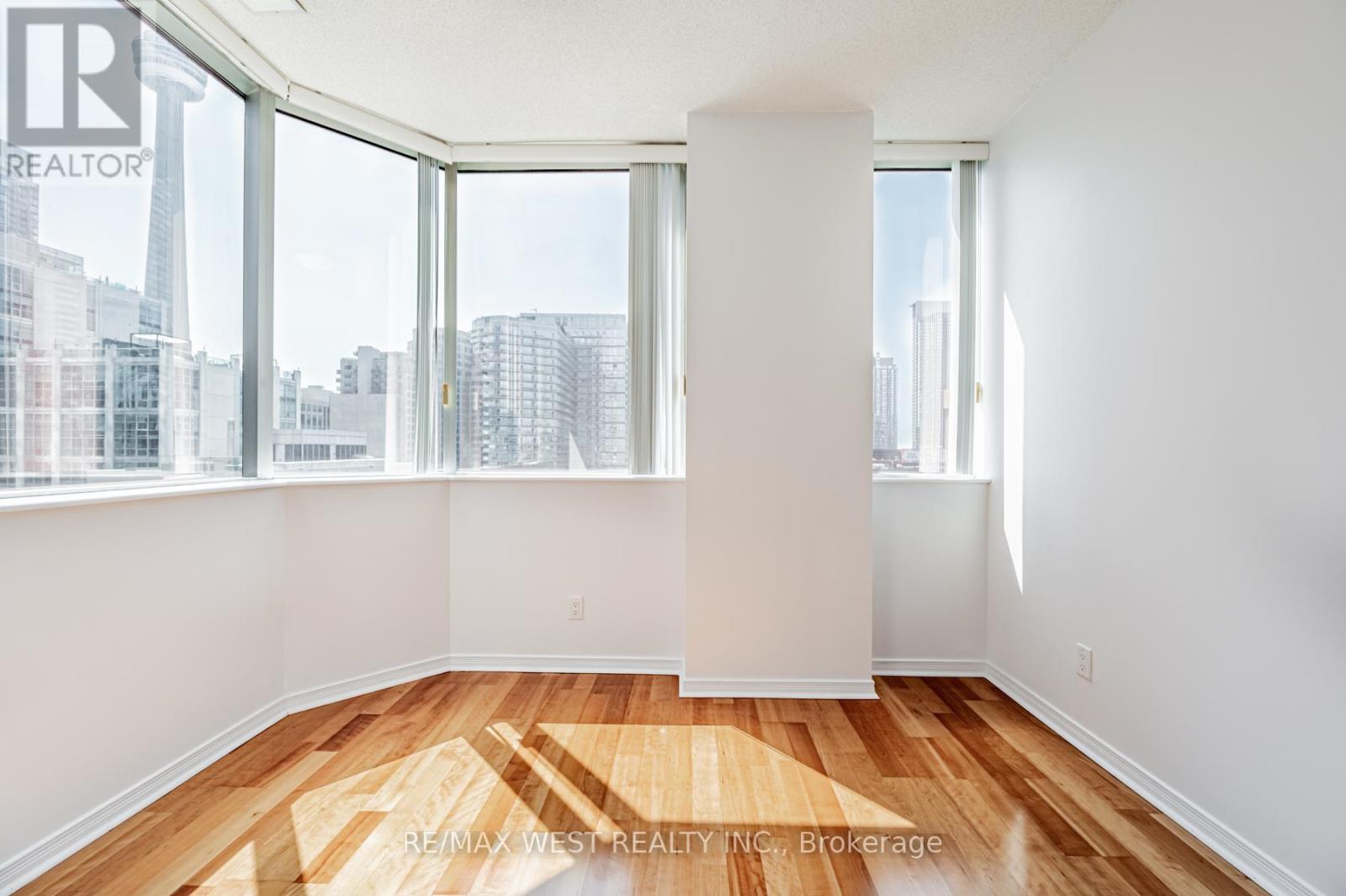 709 - 393 King Street W, Toronto, Ontario  M5V 3G8 - Photo 16 - C12201164