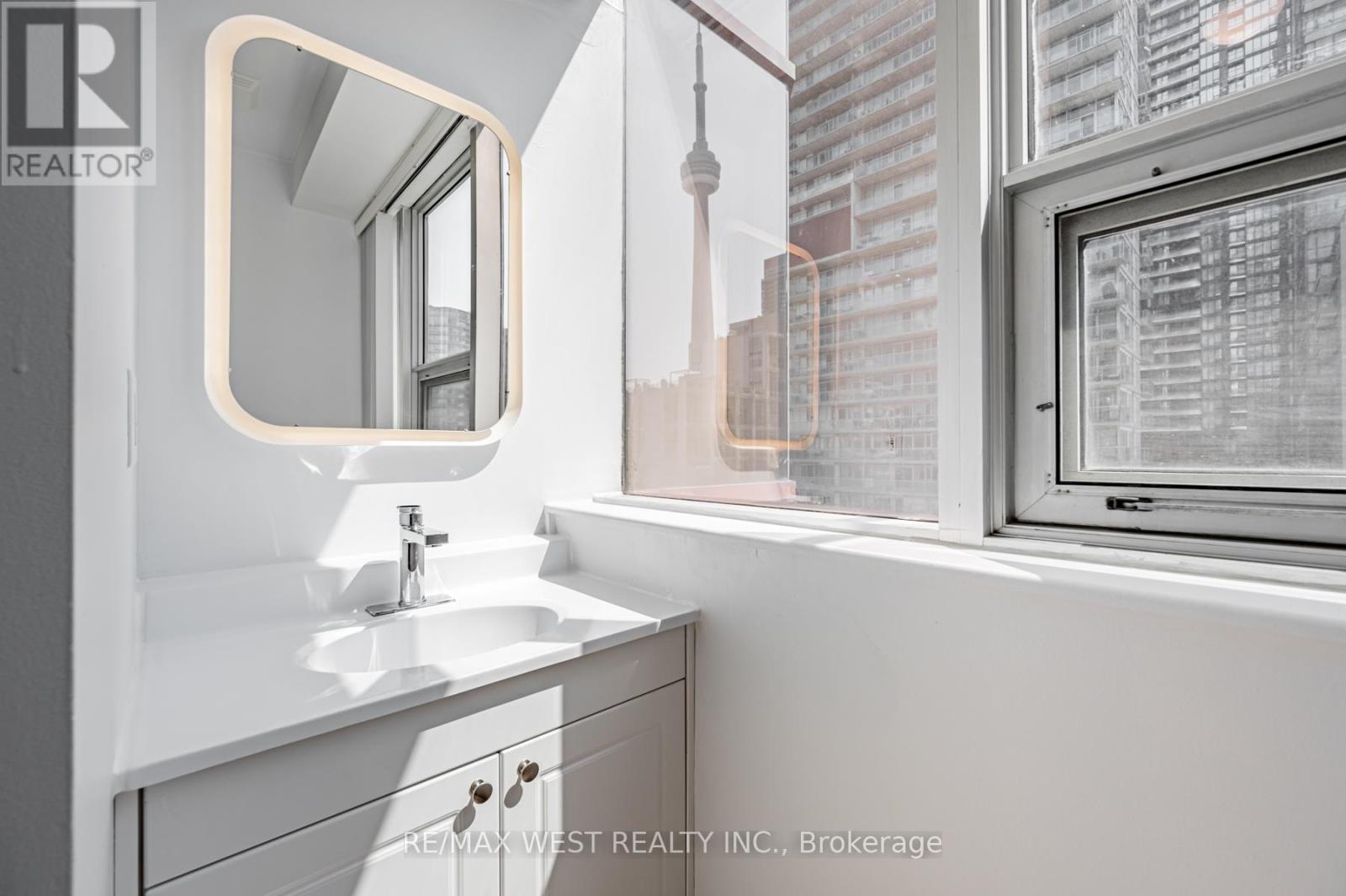709 - 393 King Street W, Toronto, Ontario  M5V 3G8 - Photo 19 - C12201164