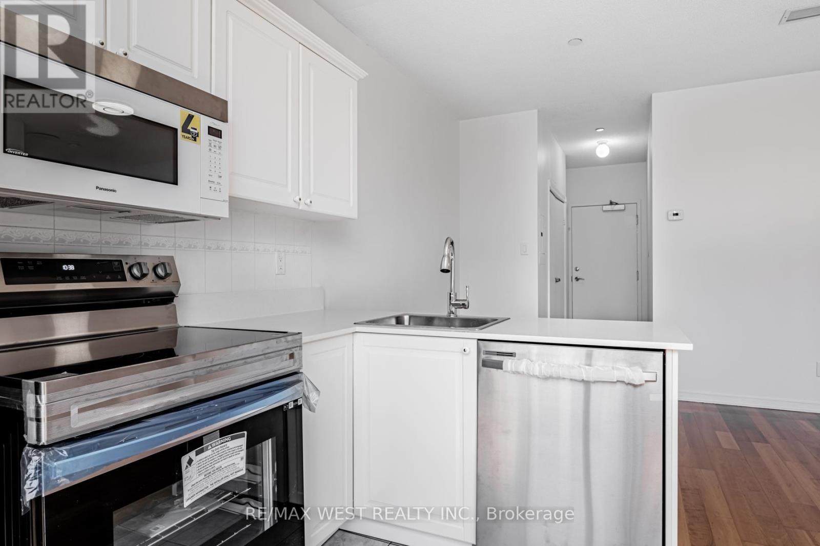 709 - 393 King Street W, Toronto, Ontario  M5V 3G8 - Photo 7 - C12201164
