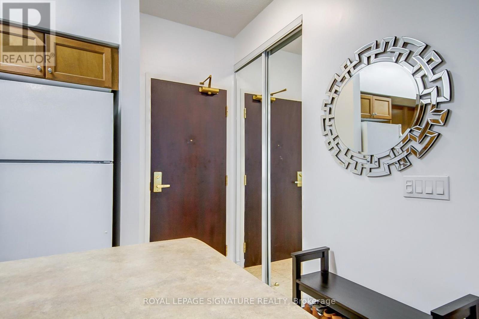 205 - 51 Lower Simcoe Street, Toronto, Ontario  M5J 3A2 - Photo 4 - C12201230