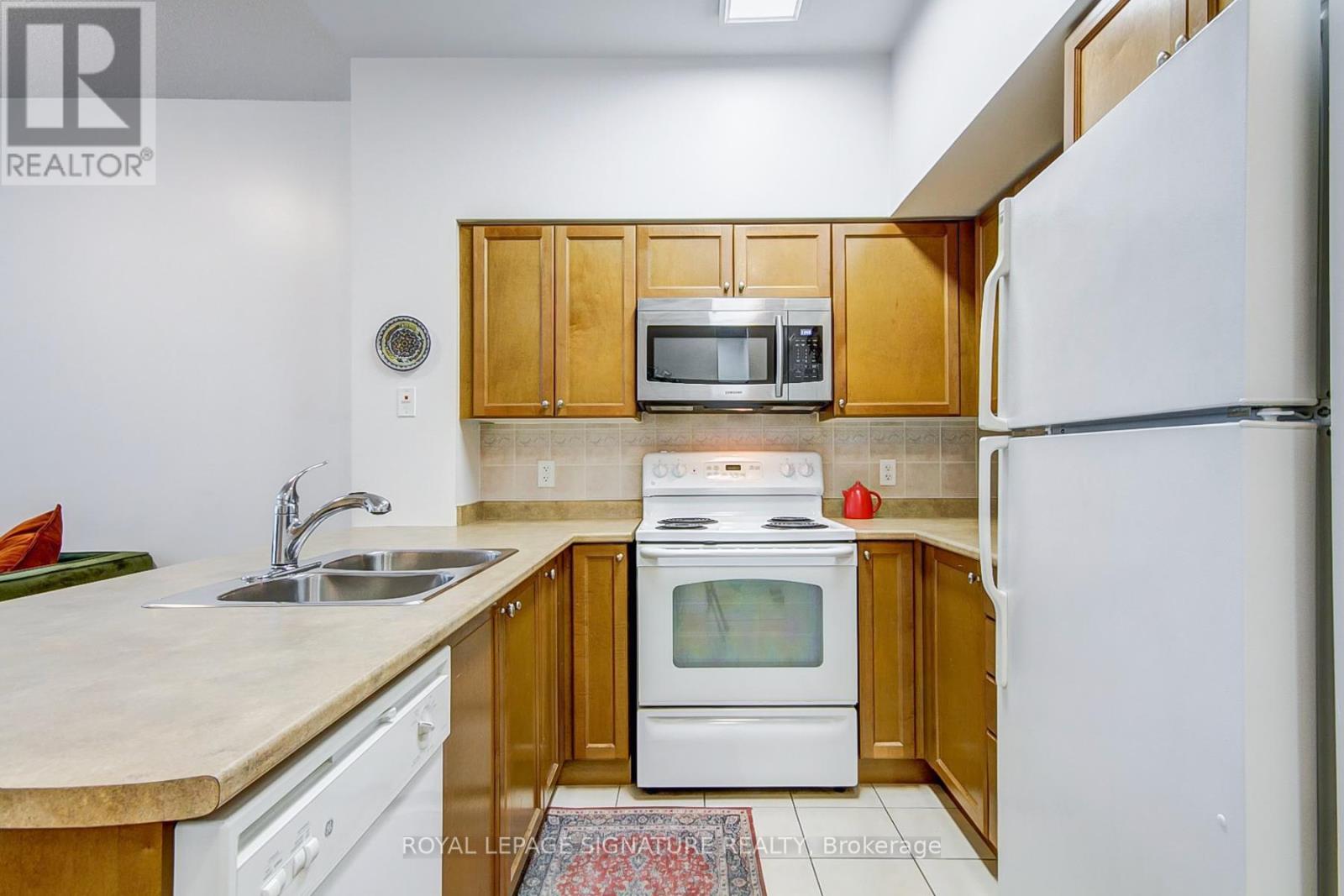 205 - 51 Lower Simcoe Street, Toronto, Ontario  M5J 3A2 - Photo 7 - C12201230