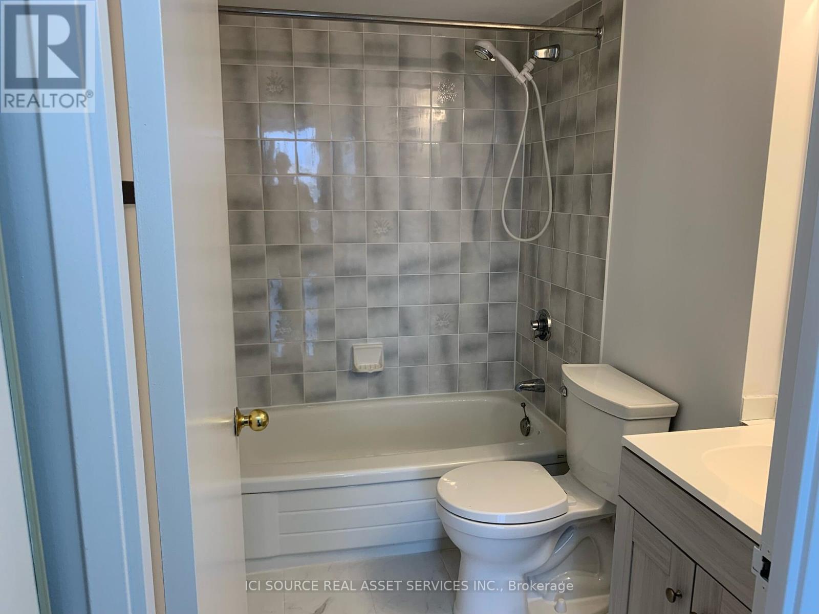 1505 - 195 Wynford Drive, Toronto, Ontario  M3C 3P3 - Photo 13 - C12201252