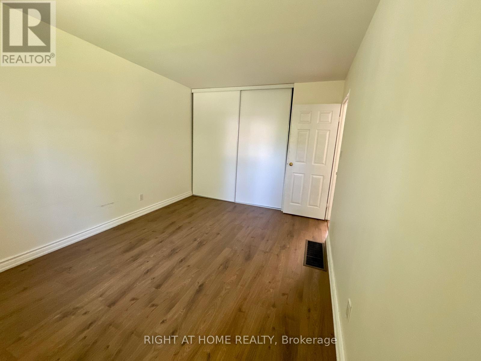 773 Elgin Street, Newmarket (Huron Heights-Leslie Valley), Ontario  L3Y 5H4 - Photo 17 - N12201166