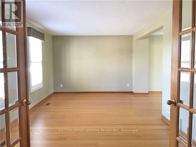 995 Lemar Road, Newmarket, Ontario  L3Y 1S2 - Photo 2 - N12201171