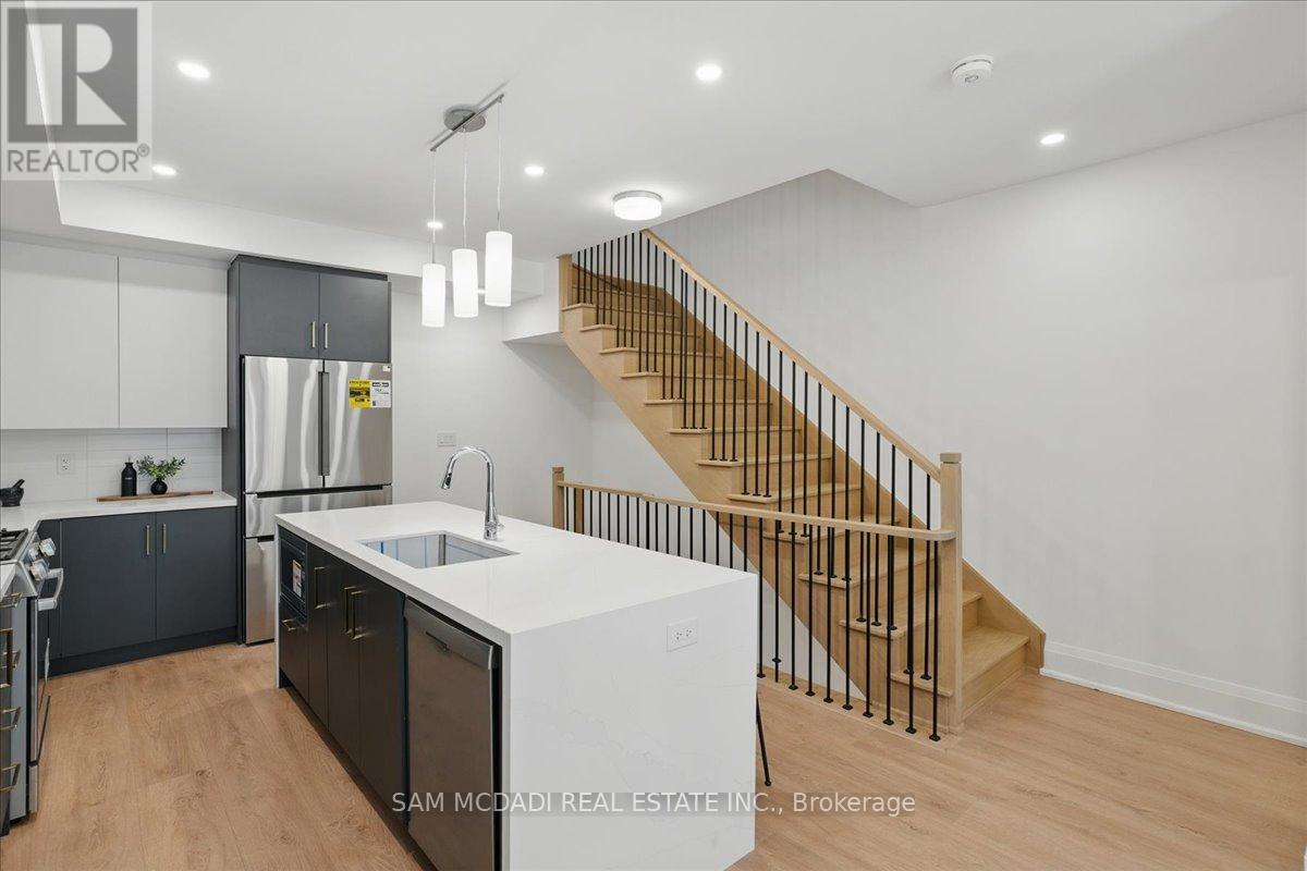 33 Burleigh Mews, Vaughan, Ontario  L4J 8A2 - Photo 12 - N12201246
