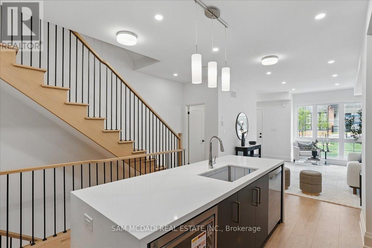 33 Burleigh Mews, Vaughan, Ontario  L4J 8A2 - Photo 13 - N12201246
