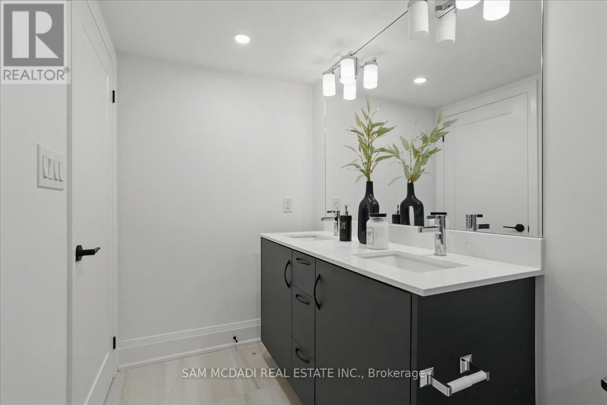33 Burleigh Mews, Vaughan, Ontario  L4J 8A2 - Photo 25 - N12201246