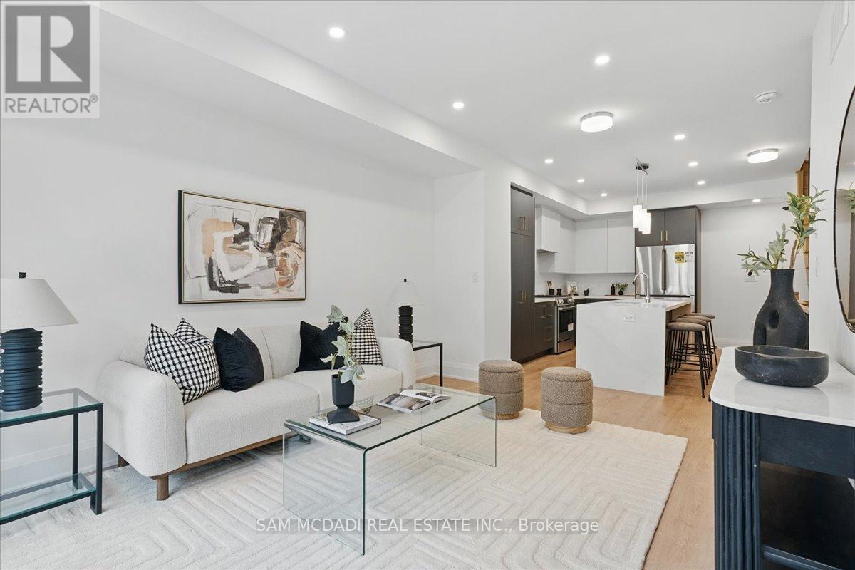 33 Burleigh Mews, Vaughan, Ontario  L4J 8A2 - Photo 4 - N12201246