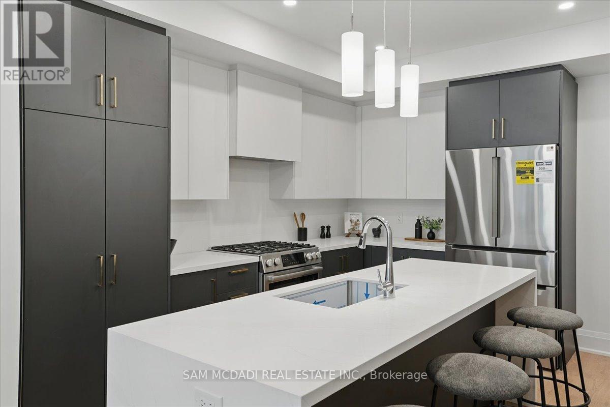 33 Burleigh Mews, Vaughan, Ontario  L4J 8A2 - Photo 9 - N12201246