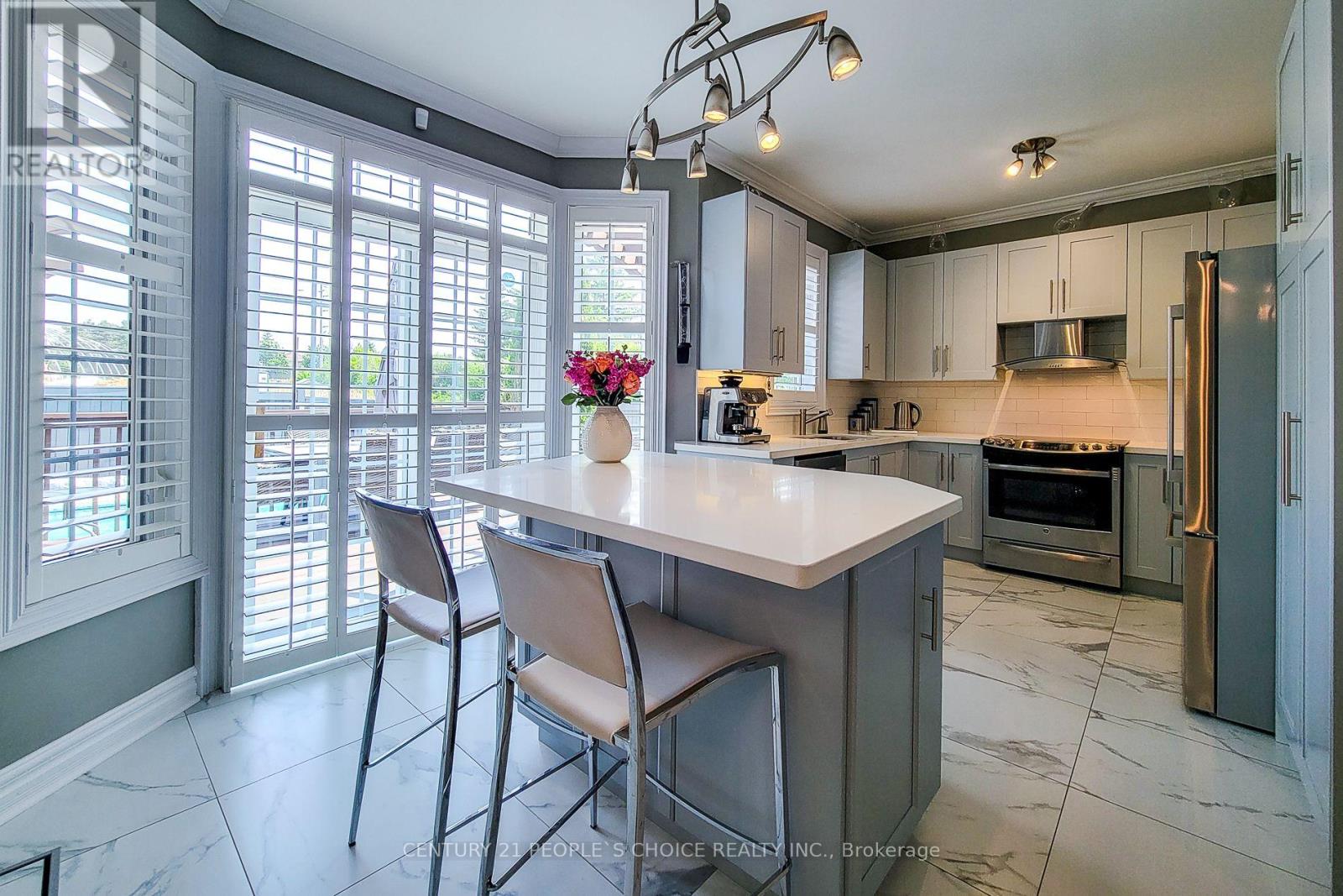 15 Bellamy Court, Brampton (Bram West), Ontario  L6Y 5M1 - Photo 11 - W12201138