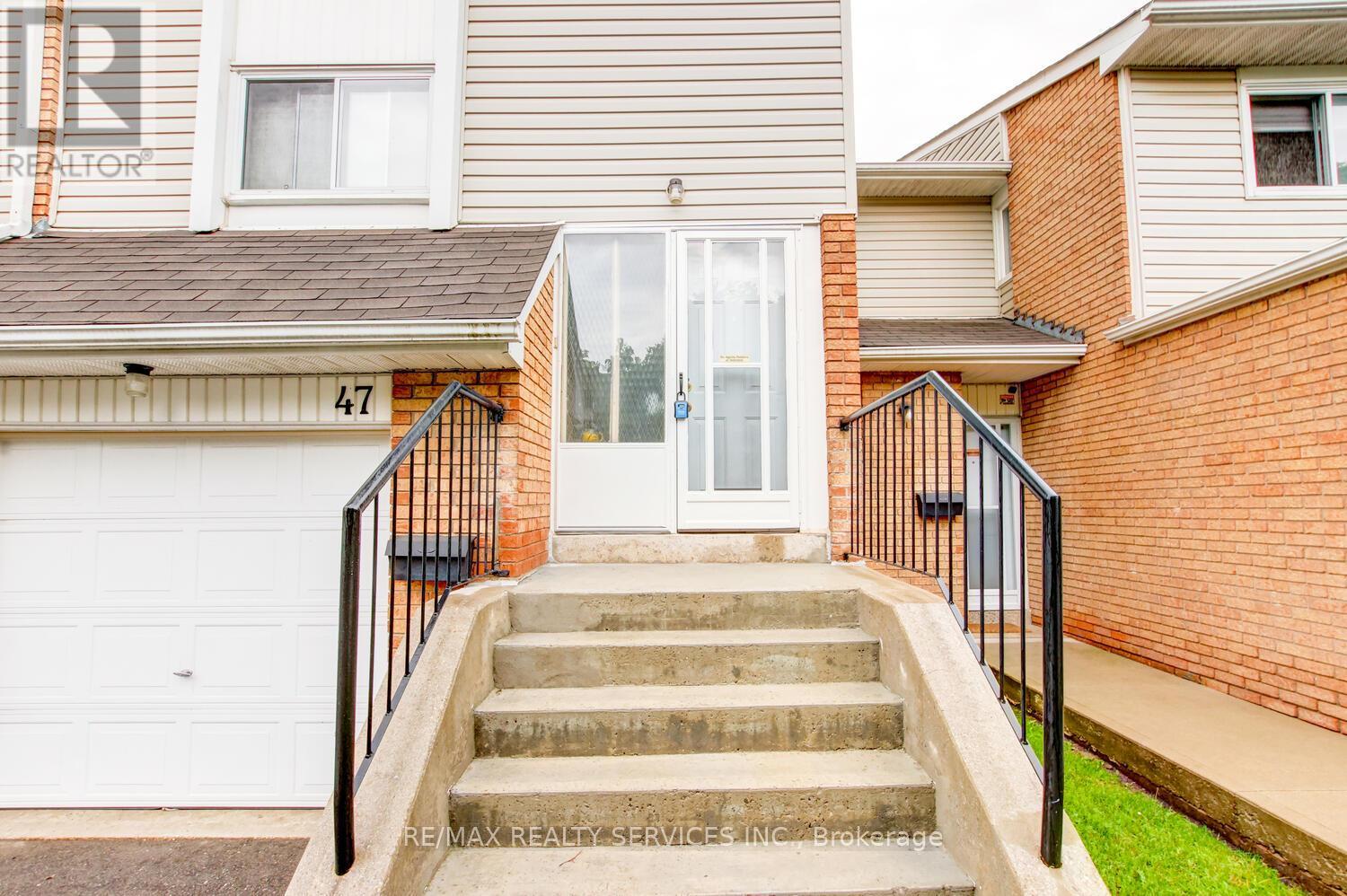 93 - 47 Lincoln Court, Brampton (Bramalea West Industrial), Ontario  L6T 3Z2 - Photo 2 - W12201185