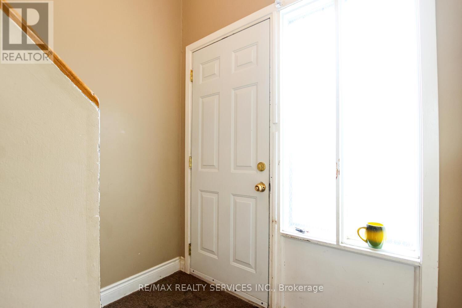 93 - 47 Lincoln Court, Brampton (Bramalea West Industrial), Ontario  L6T 3Z2 - Photo 3 - W12201185