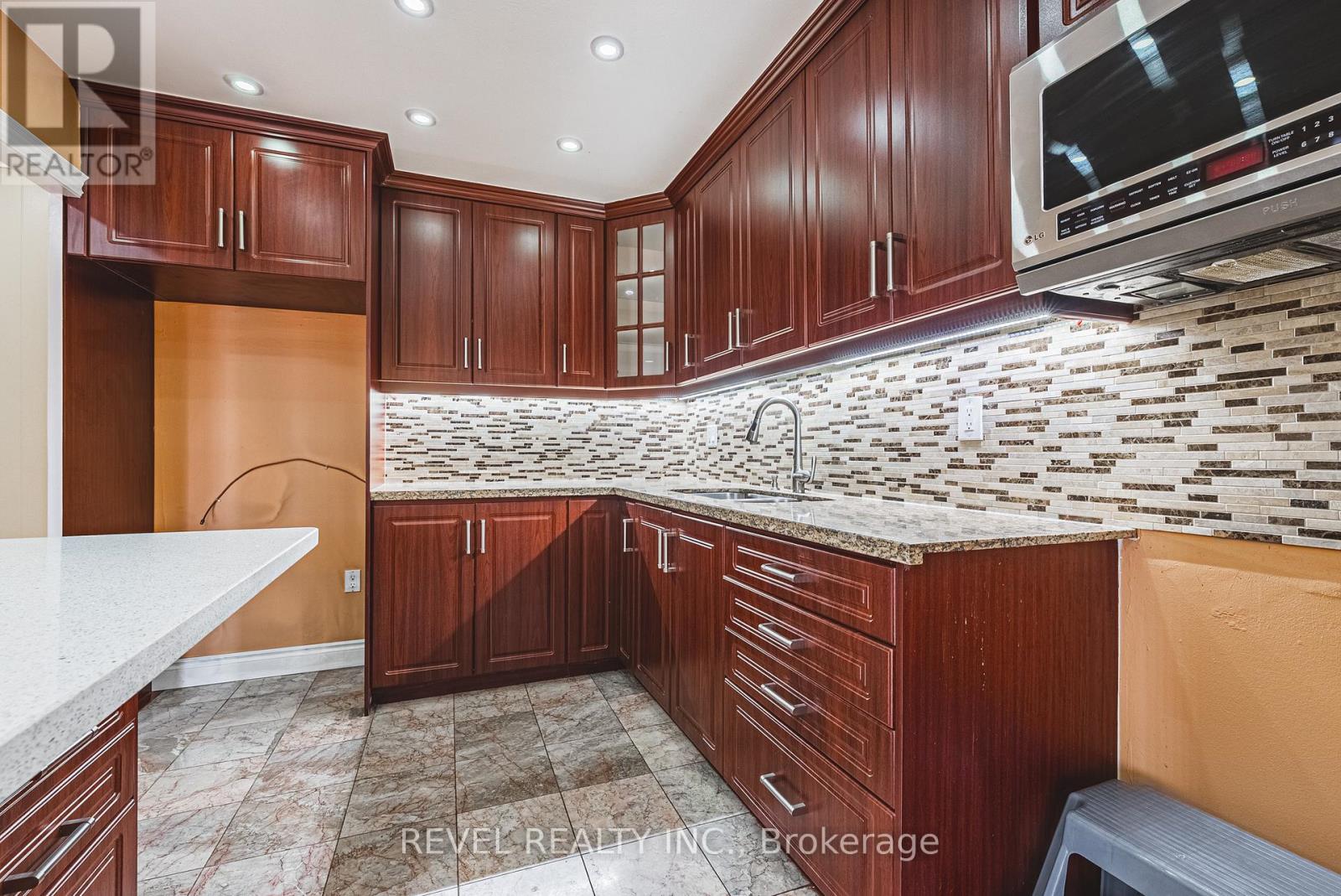 805 - 3577 Derry Road E, Mississauga, Ontario  L4T 1B3 - Photo 13 - W12201200