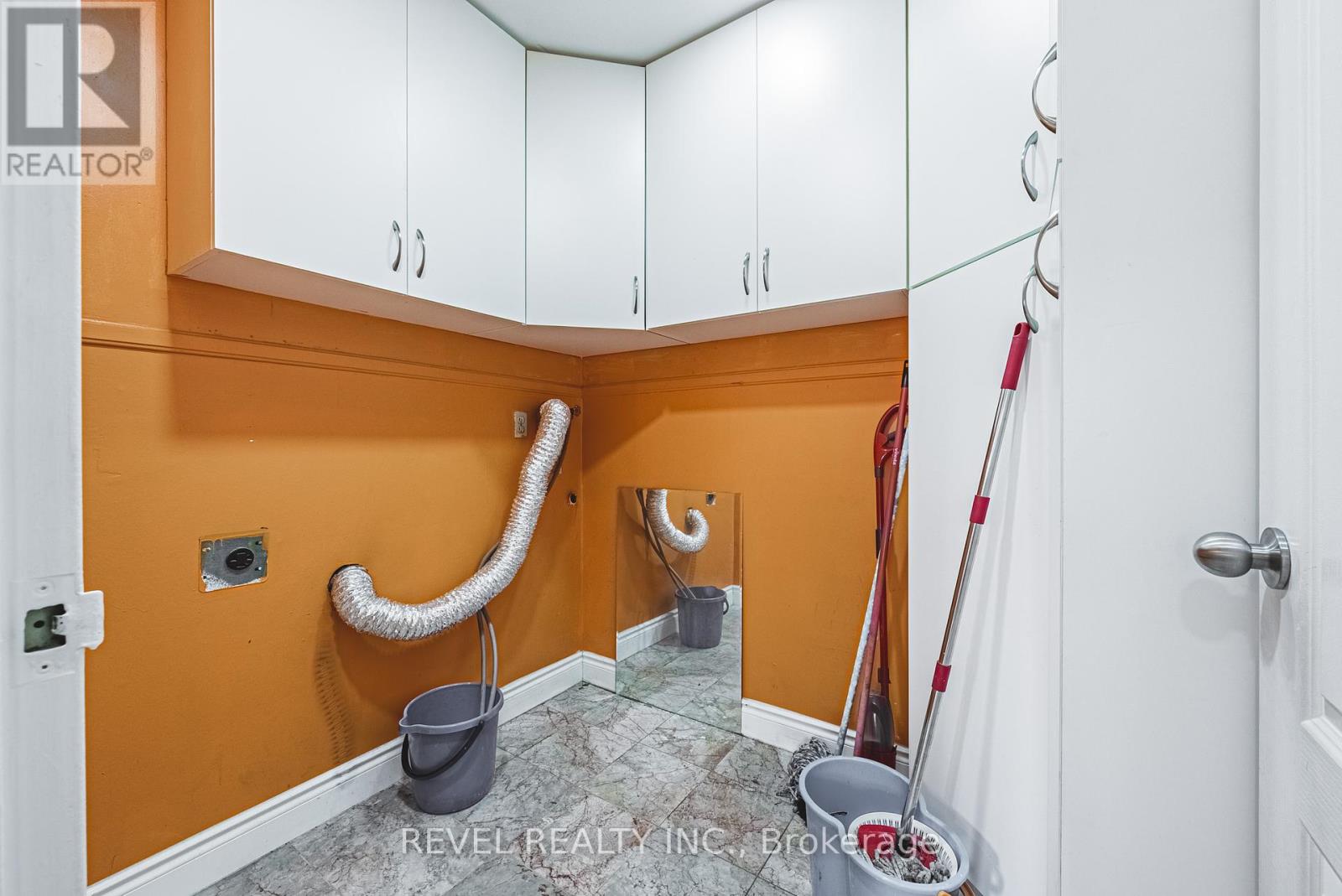 805 - 3577 Derry Road E, Mississauga, Ontario  L4T 1B3 - Photo 17 - W12201200