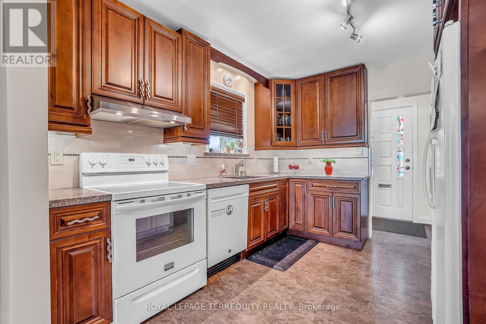 Property at 40 WHITLEY AVENUE image 4