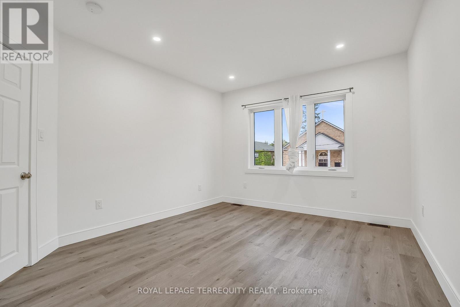 102 Guestville Avenue, Toronto, Ontario  M6N 4N6 - Photo 14 - W12201219
