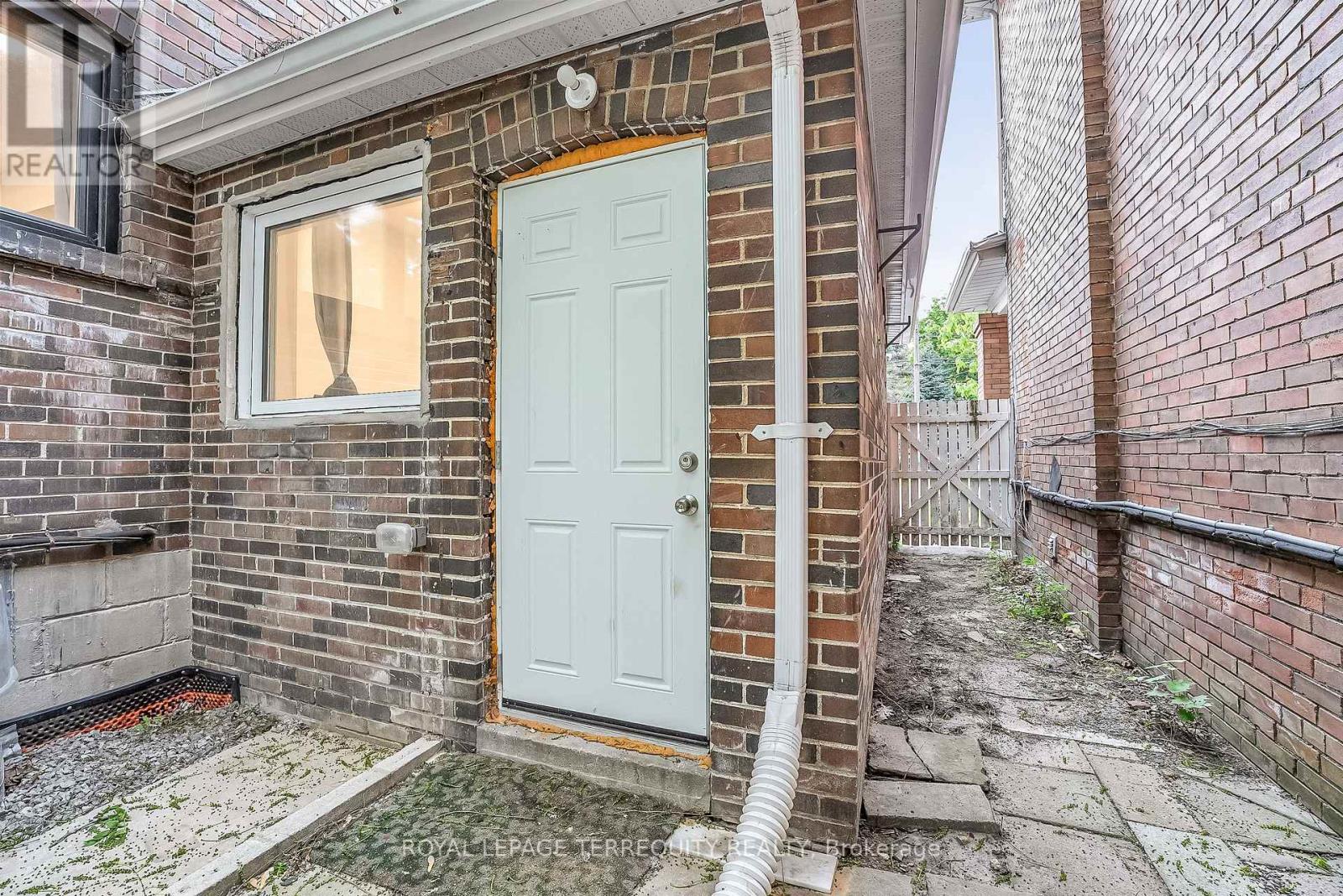 102 Guestville Avenue, Toronto, Ontario  M6N 4N6 - Photo 30 - W12201219