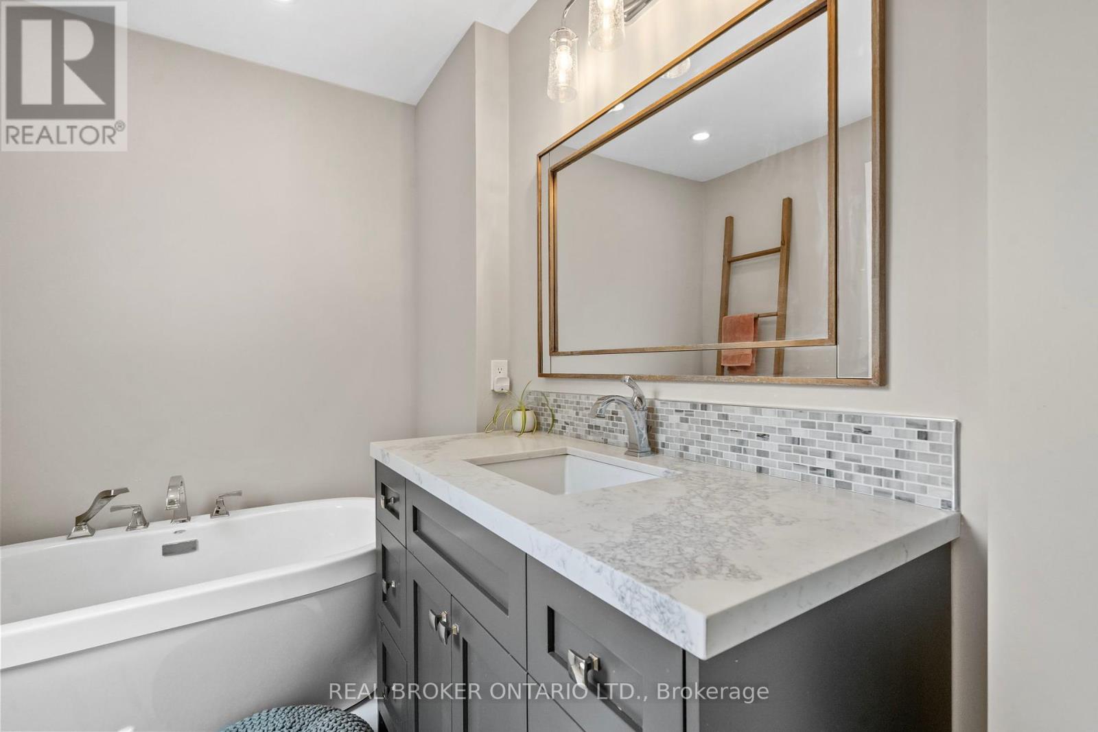 92 Rawling Crescent, Brampton, Ontario  L6Z 1N8 - Photo 37 - W12201253