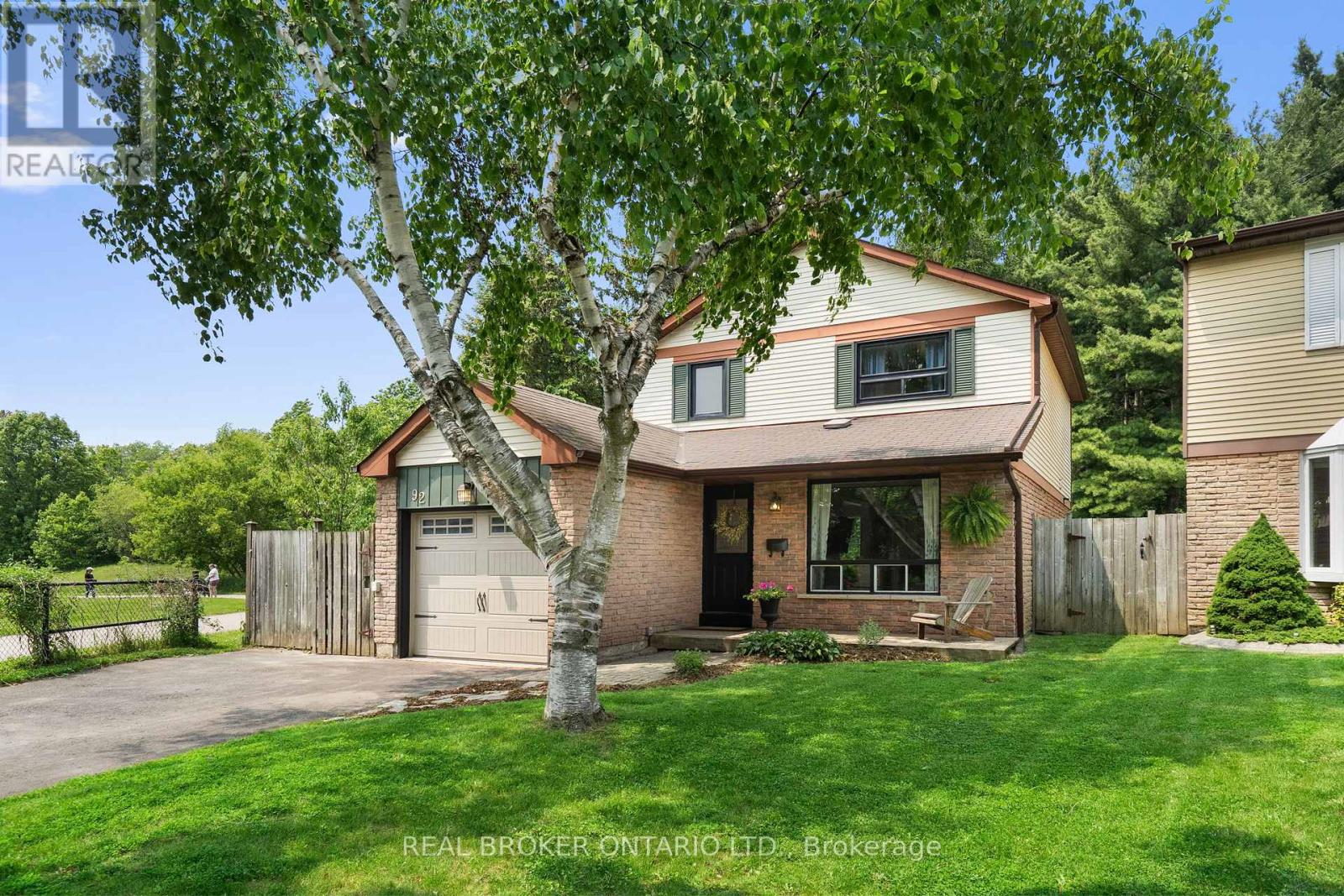 92 Rawling Crescent, Brampton, Ontario  L6Z 1N8 - Photo 4 - W12201253