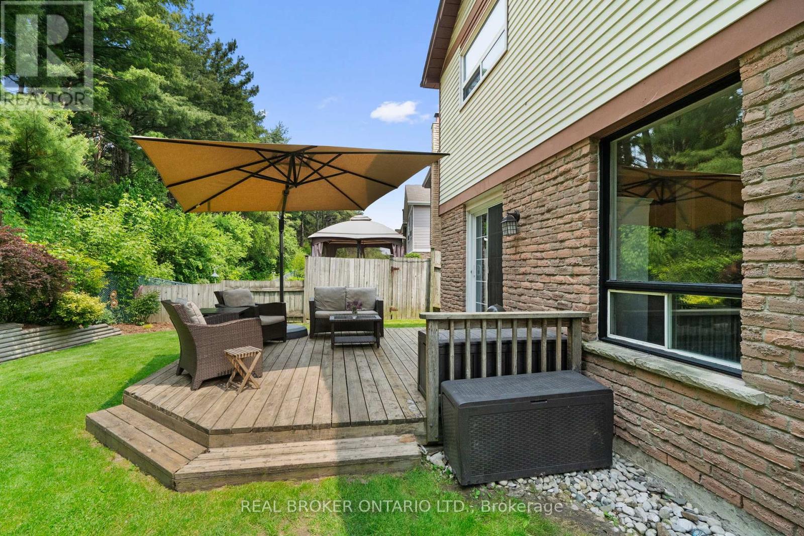 92 Rawling Crescent, Brampton, Ontario  L6Z 1N8 - Photo 8 - W12201253