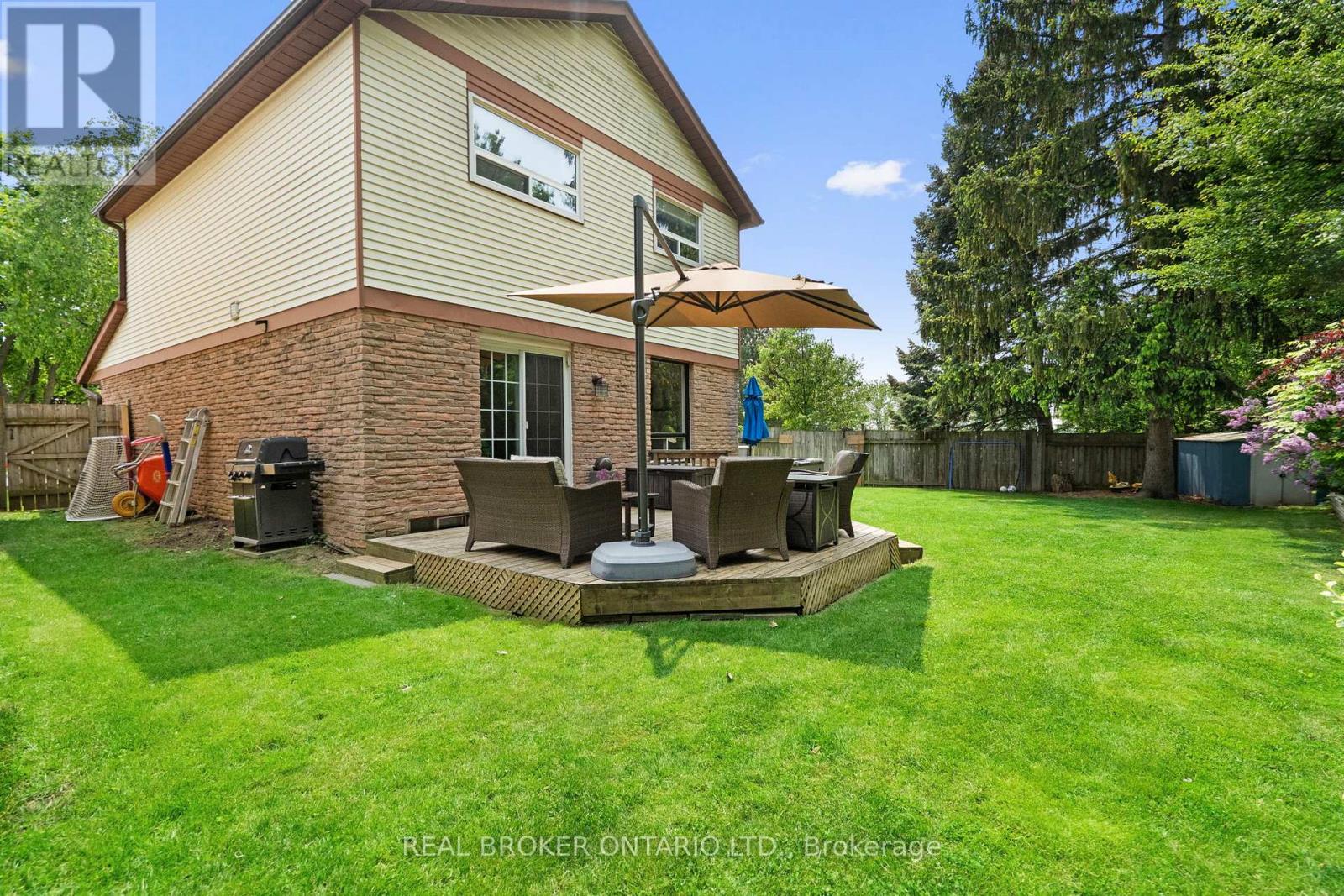 92 Rawling Crescent, Brampton, Ontario  L6Z 1N8 - Photo 9 - W12201253