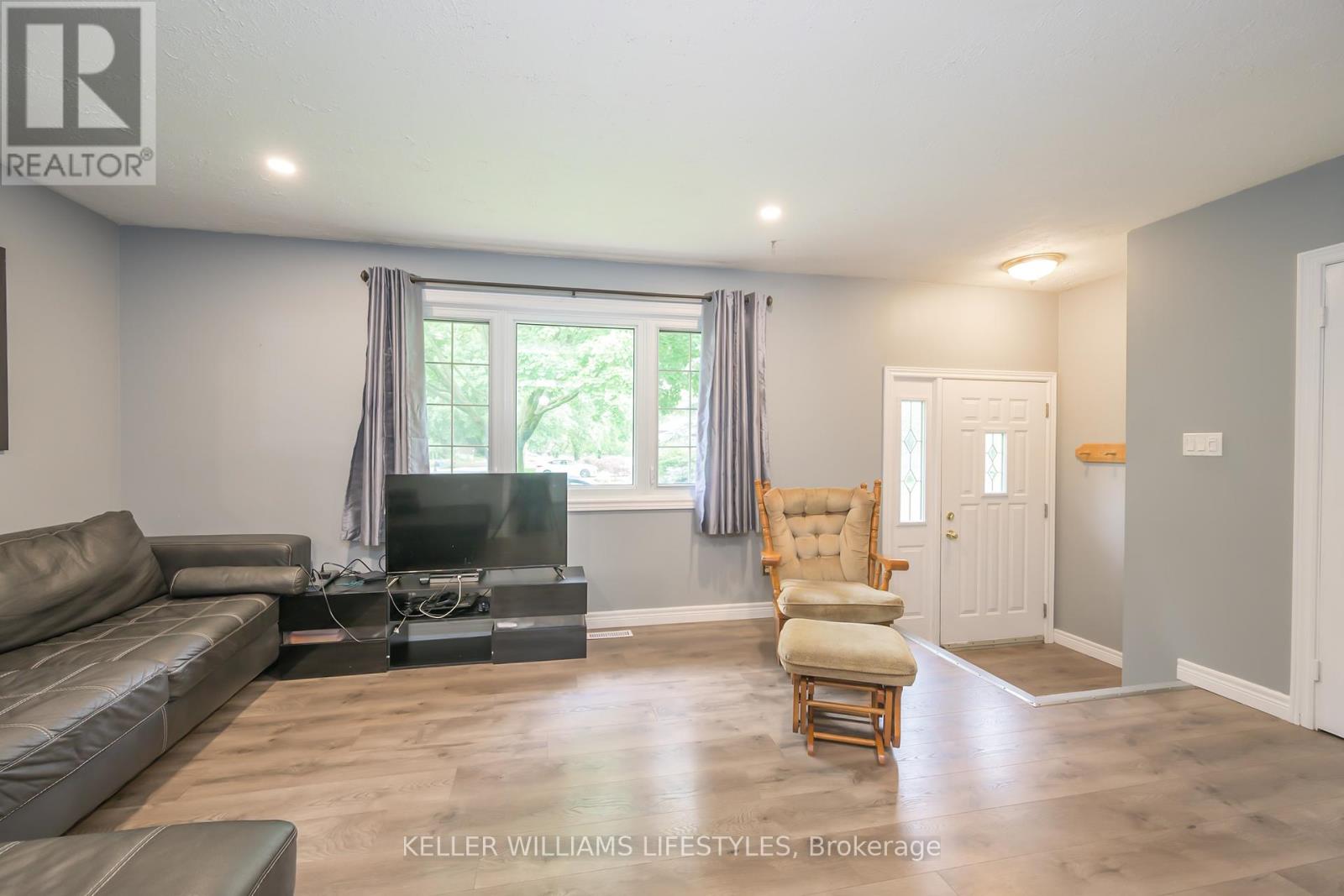130 Pawnee Road, London East (East D), Ontario  N5V 2S8 - Photo 12 - X12201259