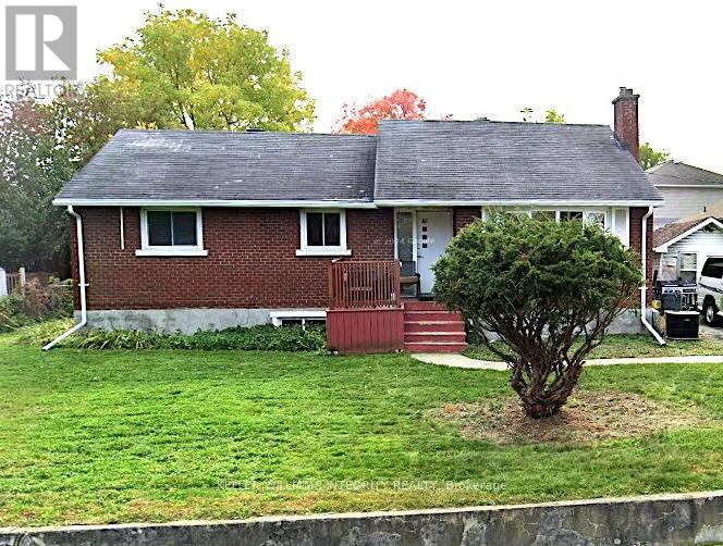 176 OAKRIDGE BOULEVARD, Ottawa, Ontario