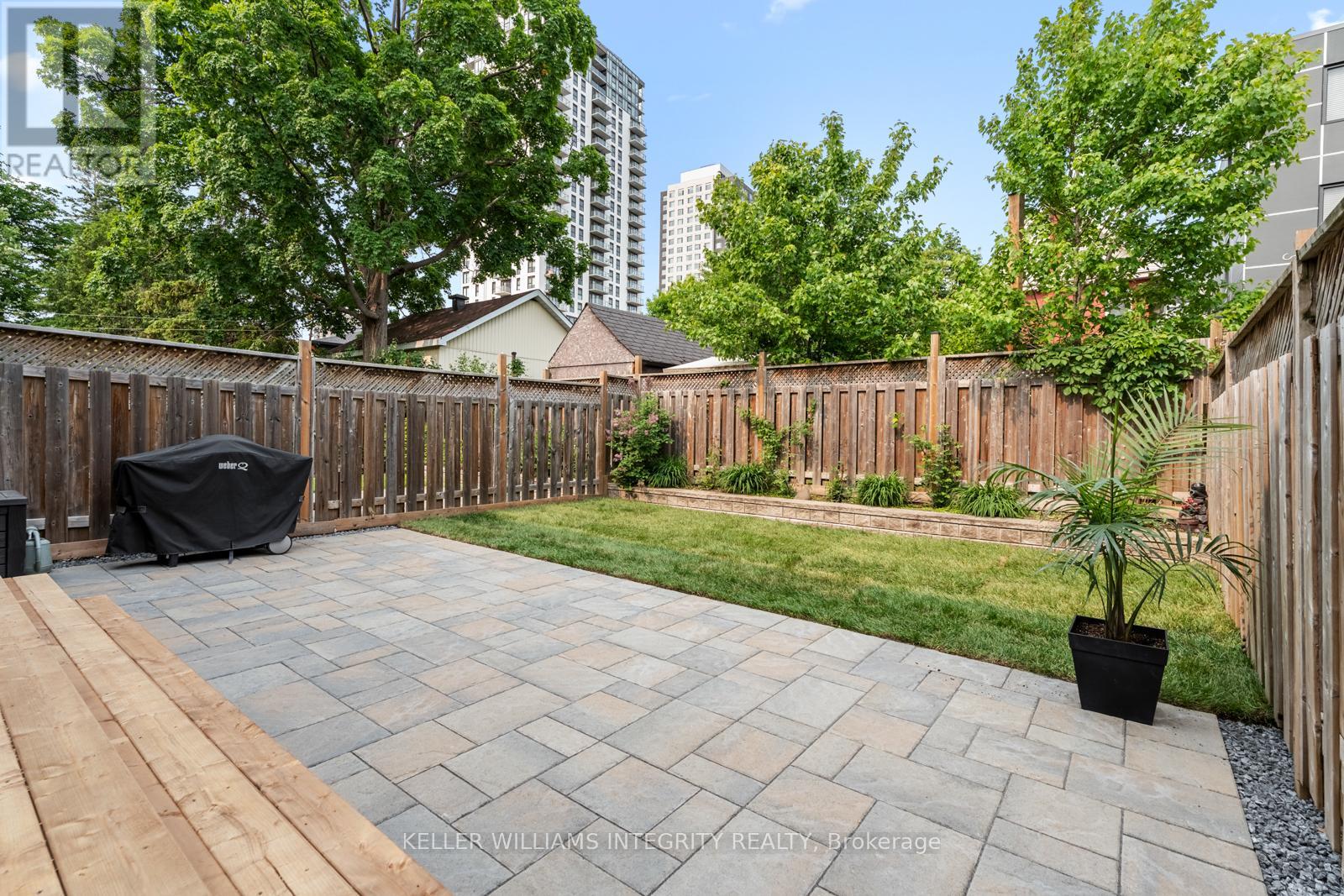 331 Athlone Avenue, Ottawa, Ontario  K1Z 5M3 - Photo 3 - X12201299