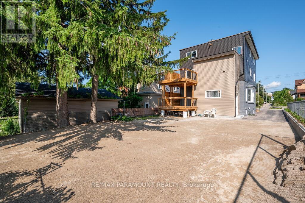 103 Peter Street, Kitchener, Ontario  N2G 3K1 - Photo 40 - X12201177