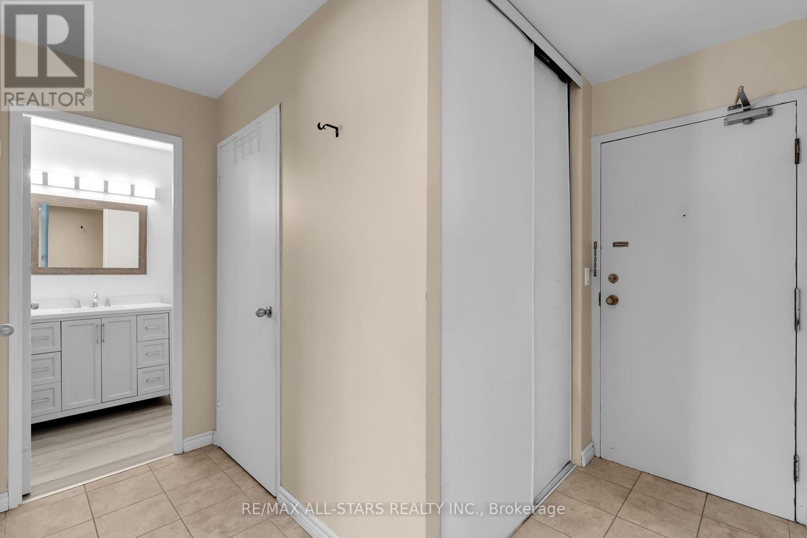 212 - 17 Eldon Hall Place, Kingston (Central City West), Ontario  K7M 7H5 - Photo 10 - X12201216