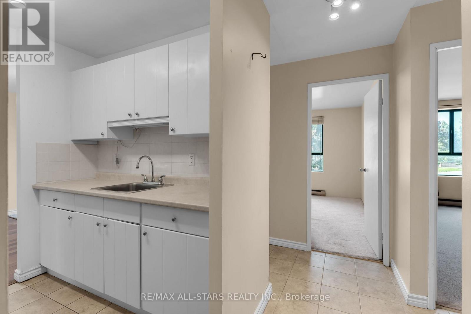 212 - 17 Eldon Hall Place, Kingston (Central City West), Ontario  K7M 7H5 - Photo 11 - X12201216