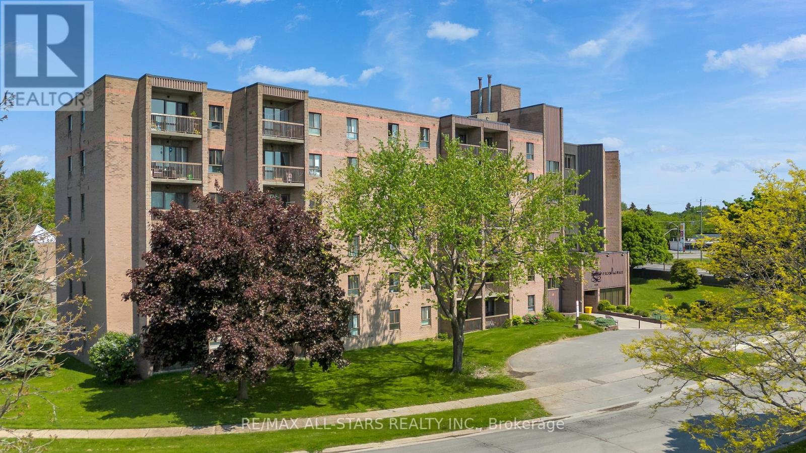 212 - 17 Eldon Hall Place, Kingston (Central City West), Ontario  K7M 7H5 - Photo 2 - X12201216