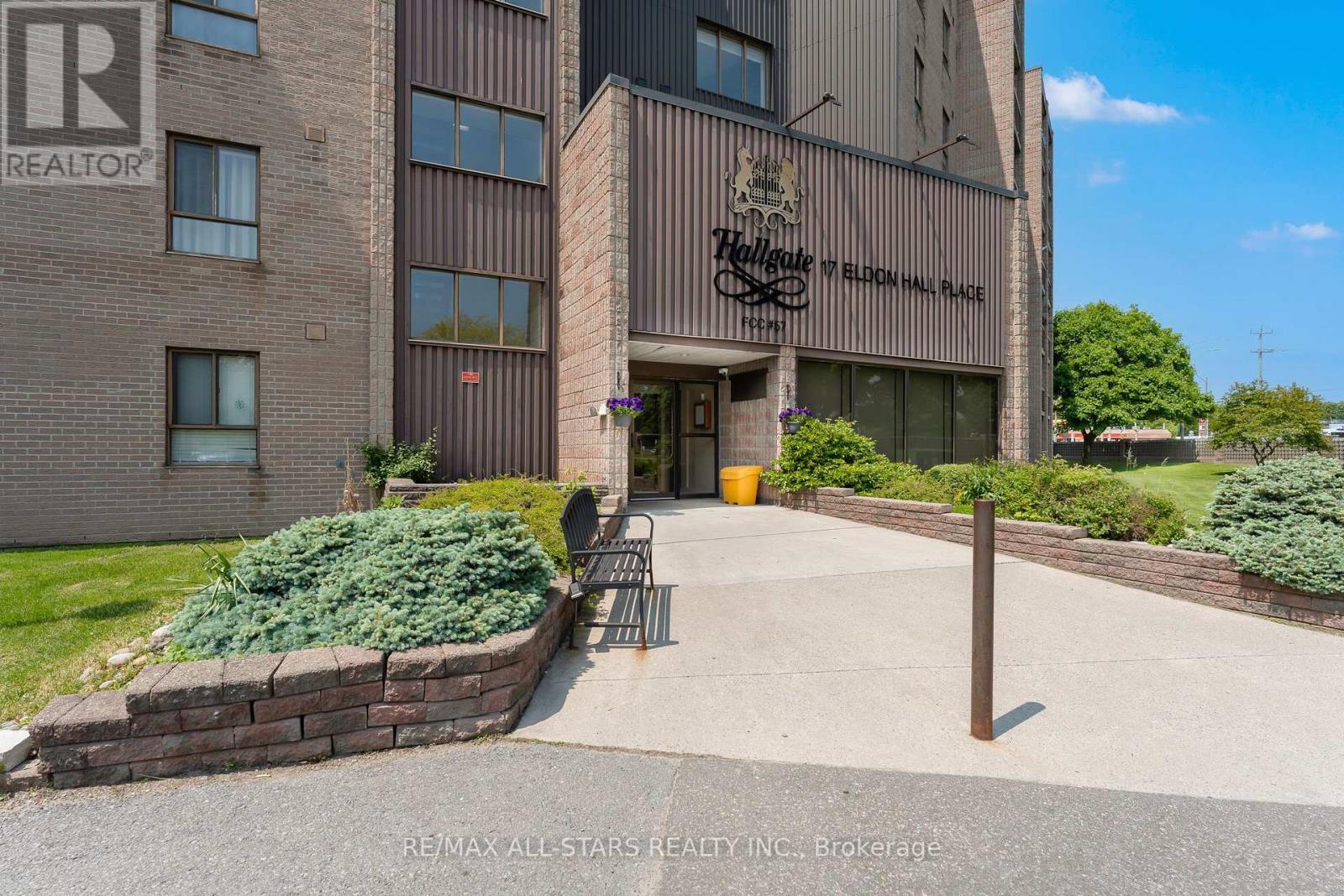 212 - 17 Eldon Hall Place, Kingston (Central City West), Ontario  K7M 7H5 - Photo 4 - X12201216