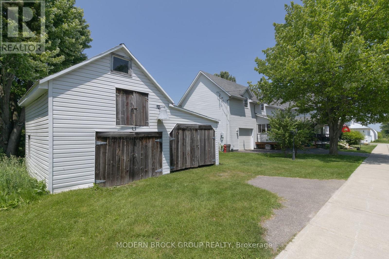 36 Wellington Street E, Athens, Ontario  K0E 1B0 - Photo 8 - X12201302