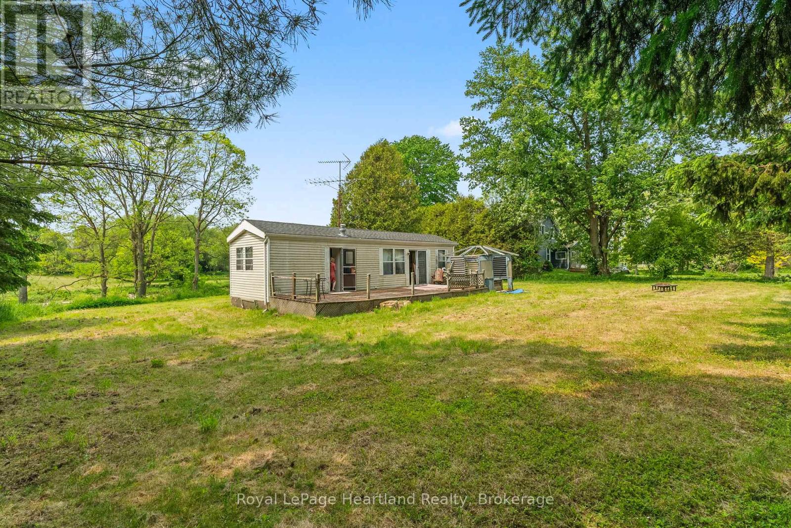 260 Princess Street, North Huron, Ontario  N0G 2W0 - Photo 10 - X12201273