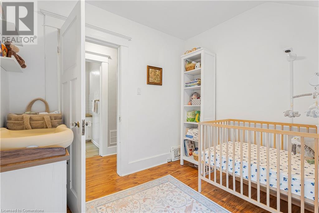 35 Moore Avenue N, Waterloo, Ontario  N2J 3E4 - Photo 18 - 40727307