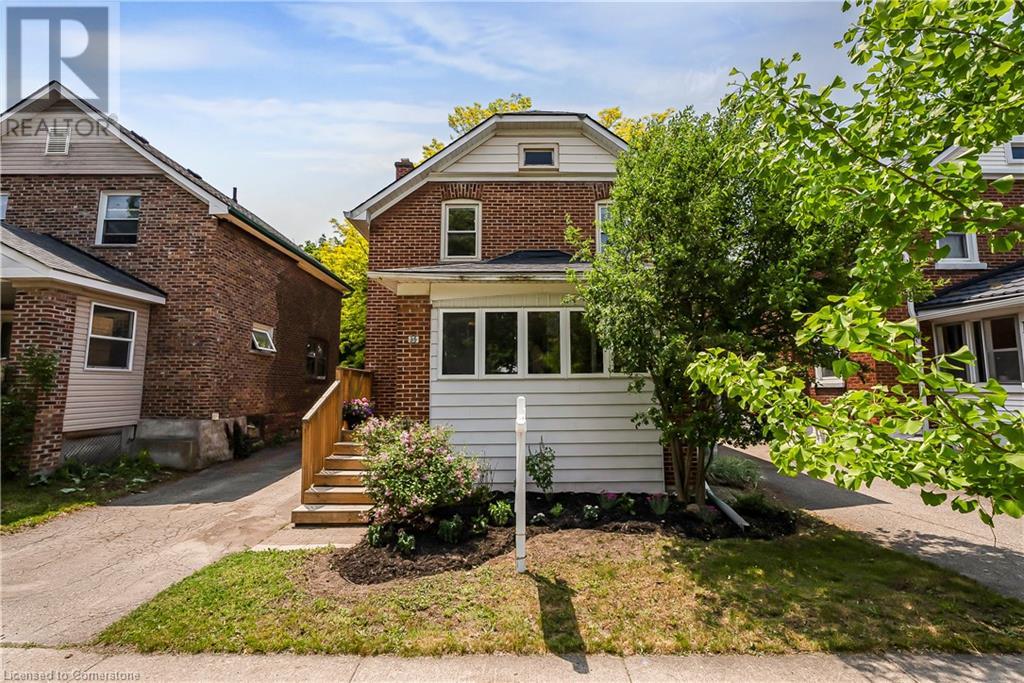 35 Moore Avenue N, Waterloo, Ontario  N2J 3E4 - Photo 2 - 40727307