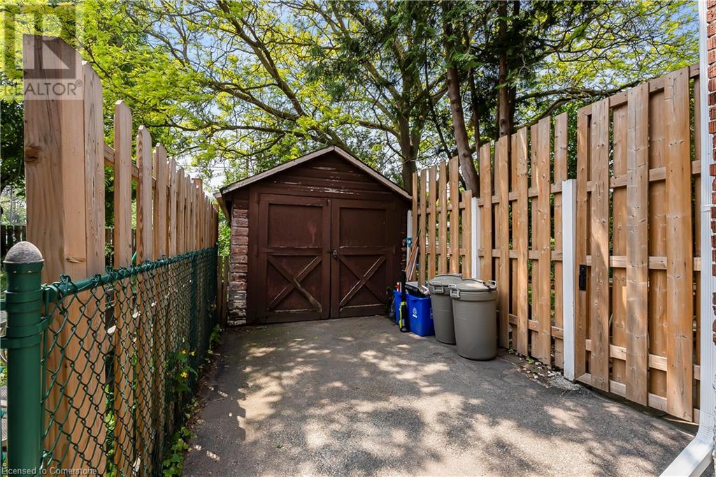 35 Moore Avenue N, Waterloo, Ontario  N2J 3E4 - Photo 37 - 40727307