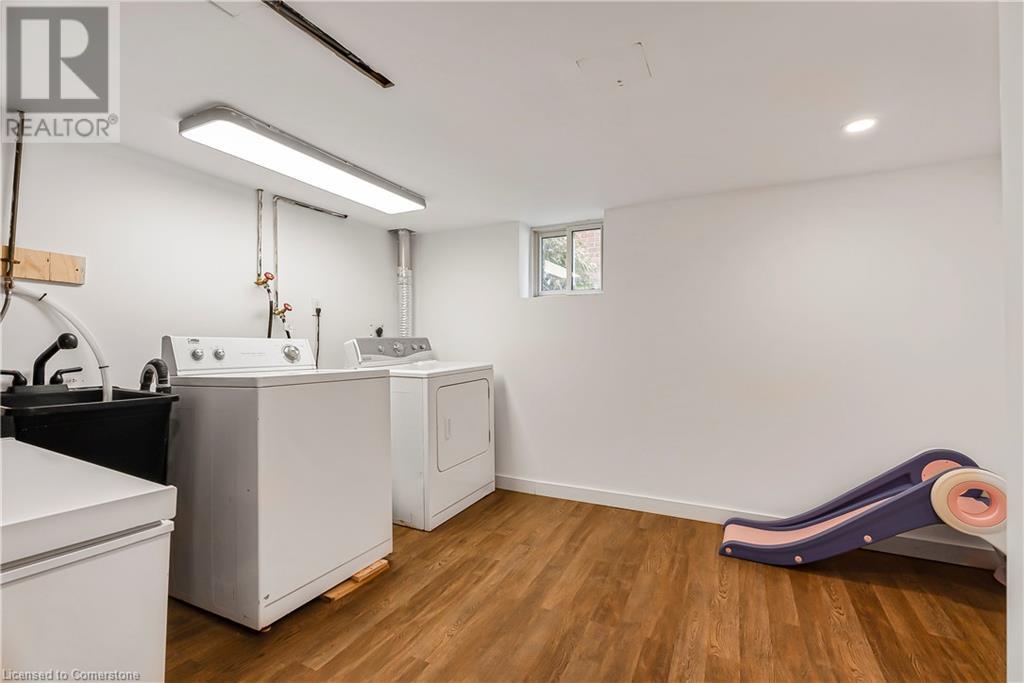 35 Moore Avenue N, Waterloo, Ontario  N2J 3E4 - Photo 30 - 40727307