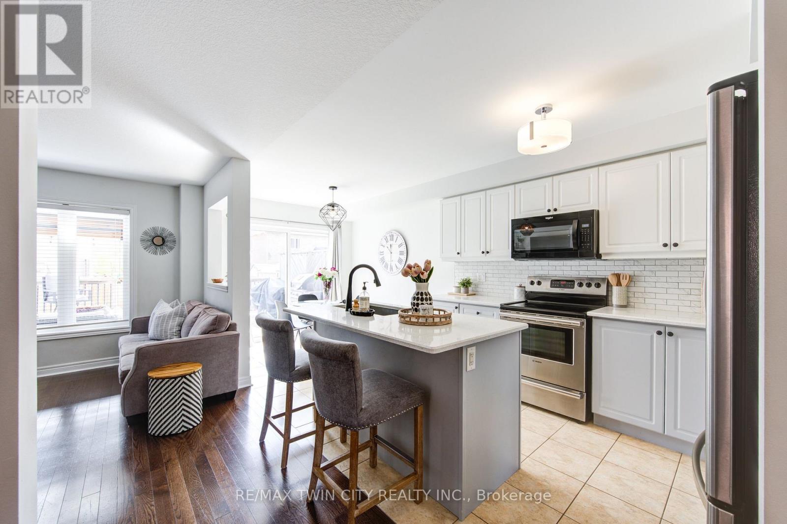 629 Baldwin Crescent, Woodstock, Ontario  N4T 0G5 - Photo 8 - X12153091