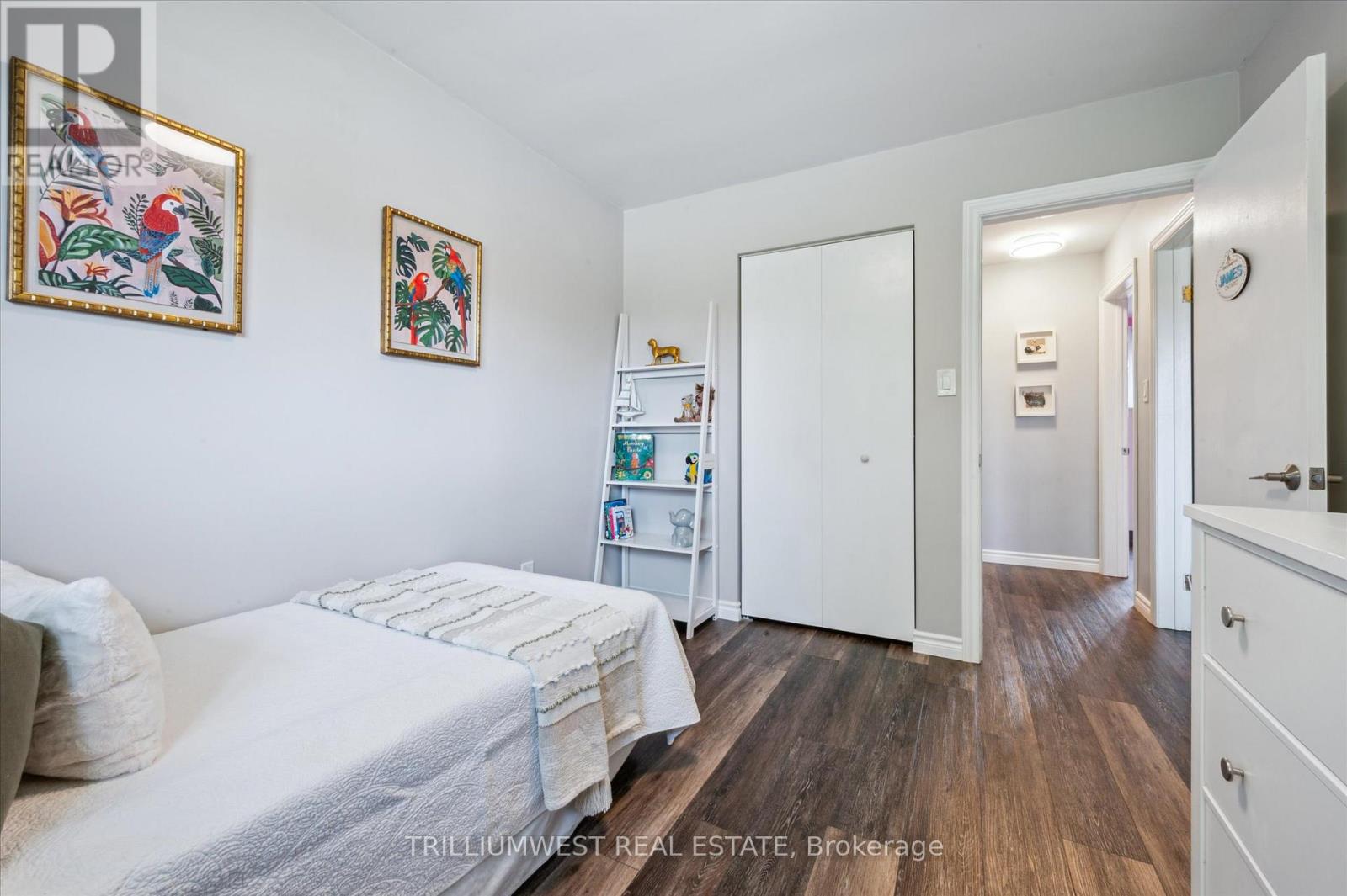 291 Parkmount Drive, Waterloo, Ontario  N2L 4M9 - Photo 18 - X12194335