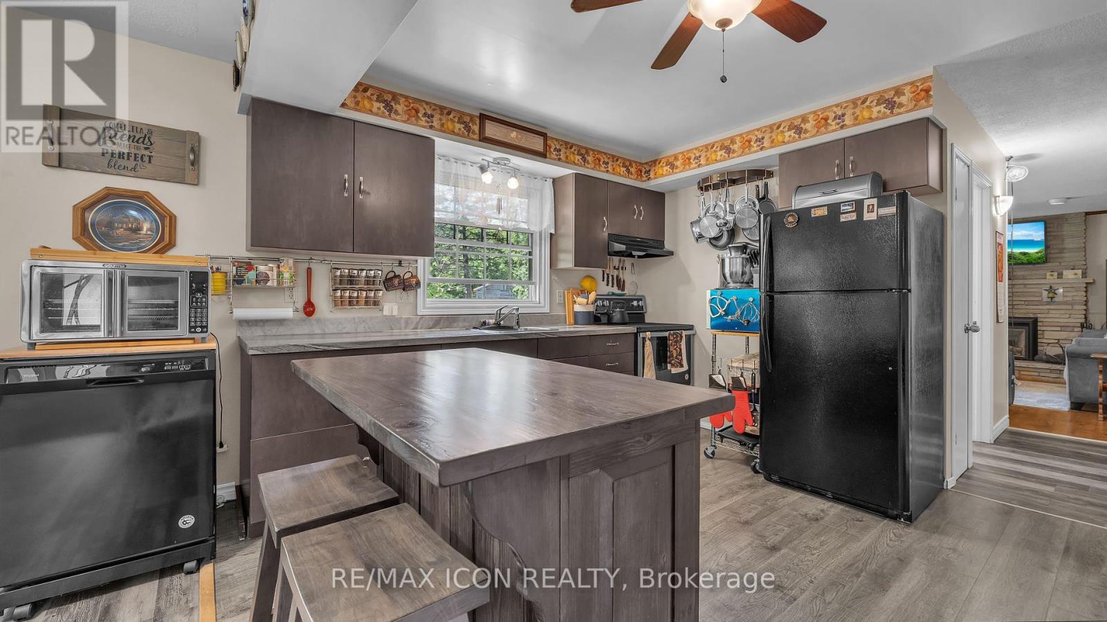 189 Bethany Street N, North Middlesex, Ontario  N0M 2K0 - Photo 8 - X12201332