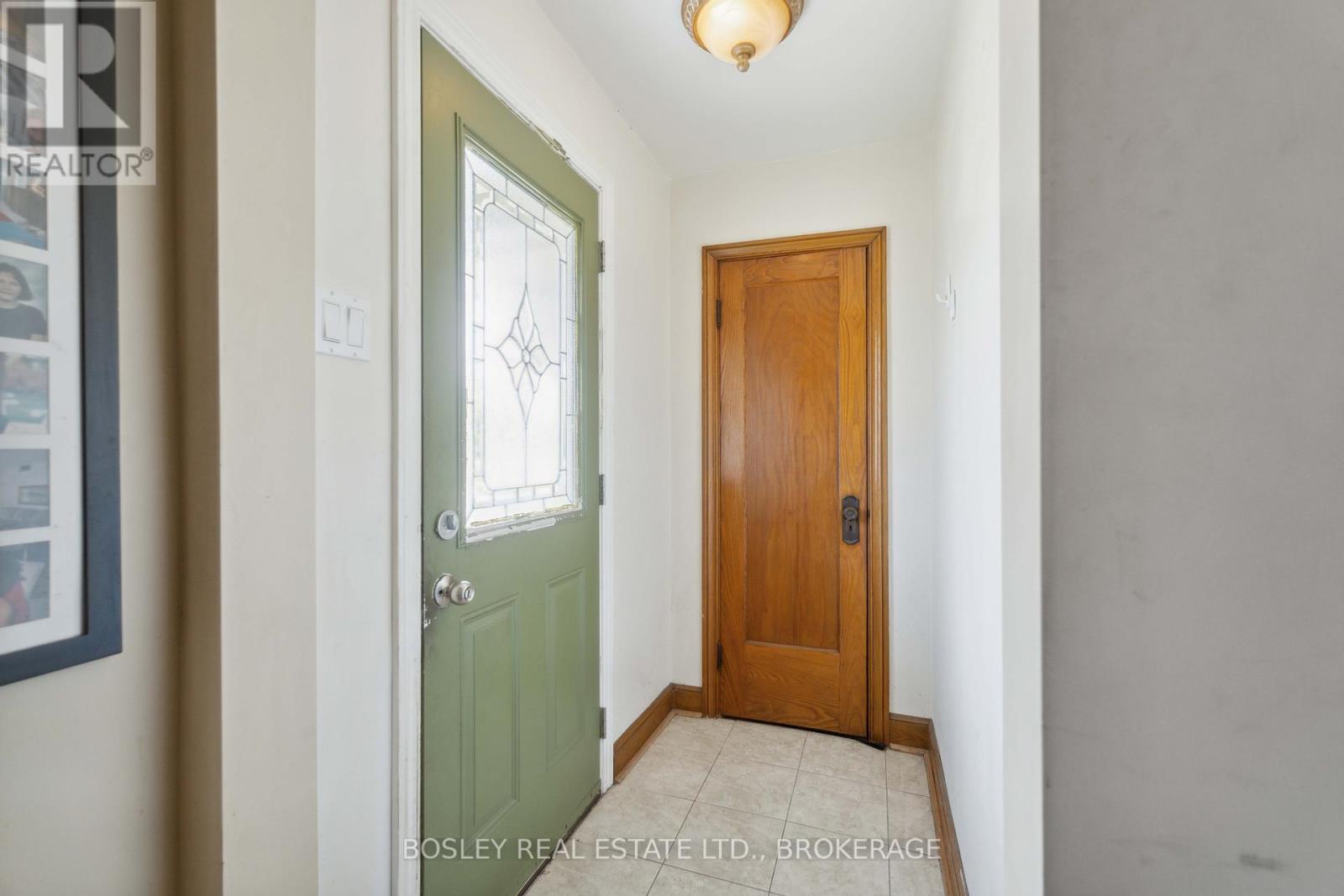 49 Fitzgerald Street, St. Catharines (Downtown), Ontario  L2R 4B6 - Photo 2 - X12201317