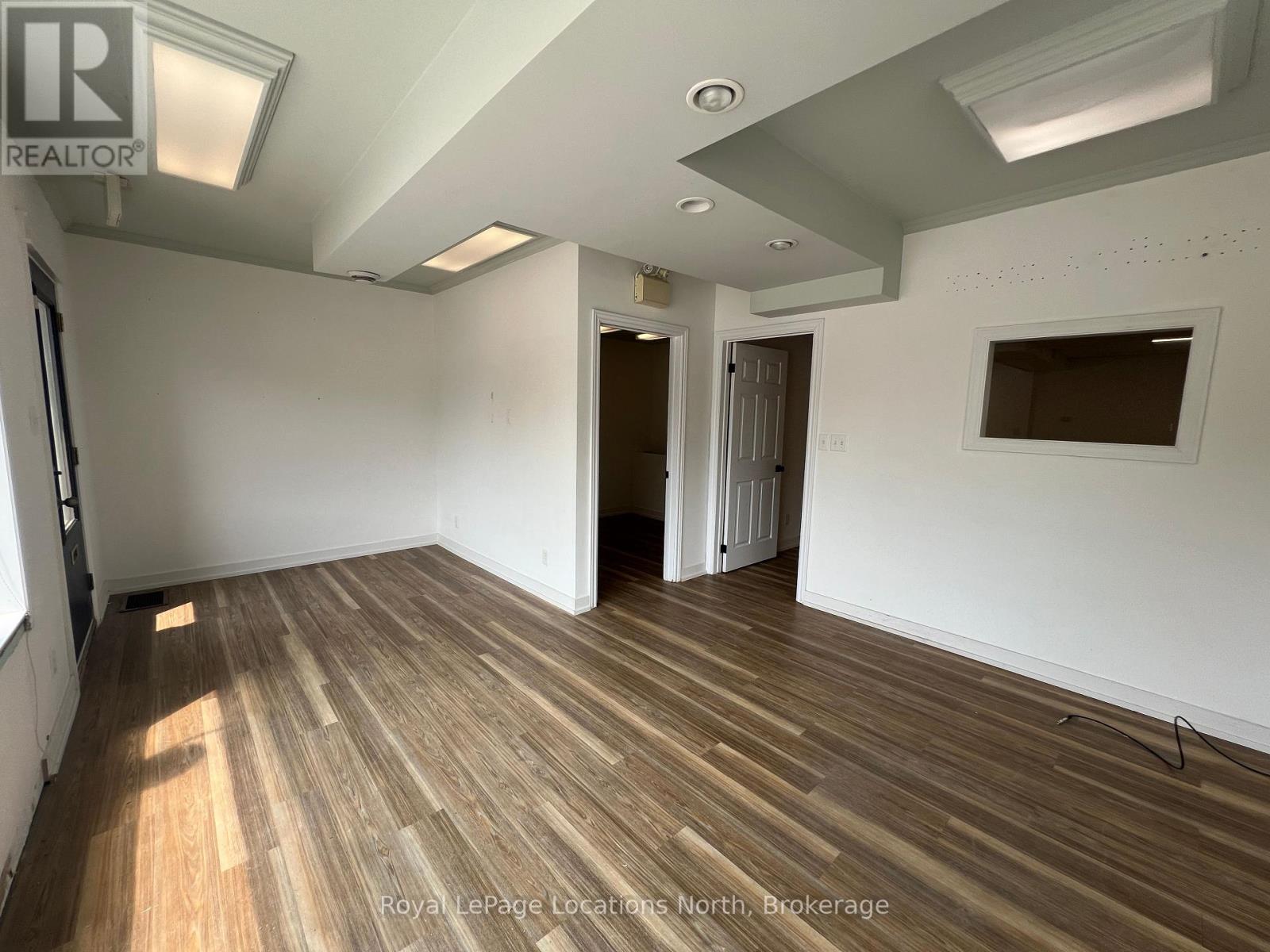 321 Hurontario Street, Collingwood, Ontario  L9Y 2M2 - Photo 4 - S12201335
