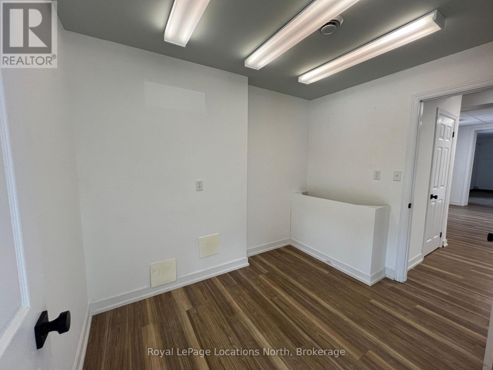321 Hurontario Street, Collingwood, Ontario  L9Y 2M2 - Photo 8 - S12201335