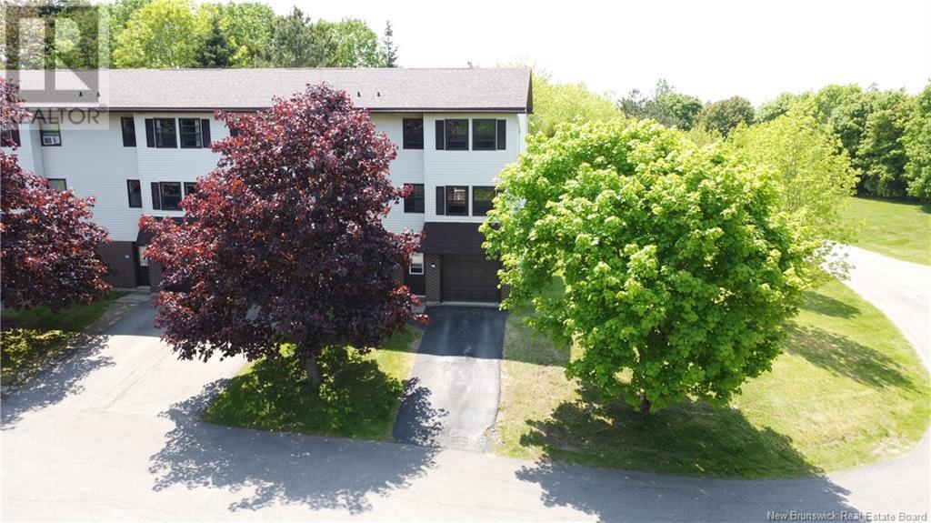 Property at 23 Hillsview Crescent image 3